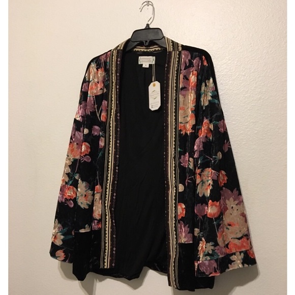 • Floral Kimono • - Picture 4 of 7
